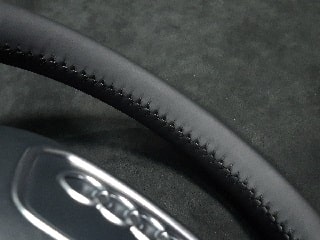 Рулевой шов косичка, выполняется вручную вощеной нитью