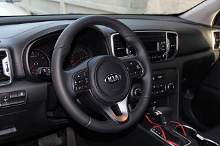 Руль КИА перетянут натуральной гладкой кожей шов макраме